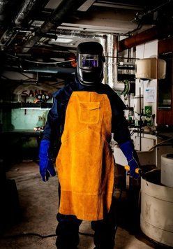 Фартук замшевый для сварочных работ UWeld кевларовая нить, защита от высоких температур UW10TAR UW10TAR фото