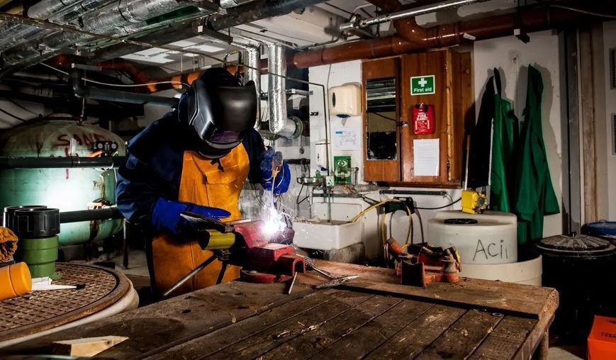 Фартух замшевий для зварювальних робіт UWeld кевларова нитка, захист від високих температур UW10TAR UW10TAR фото