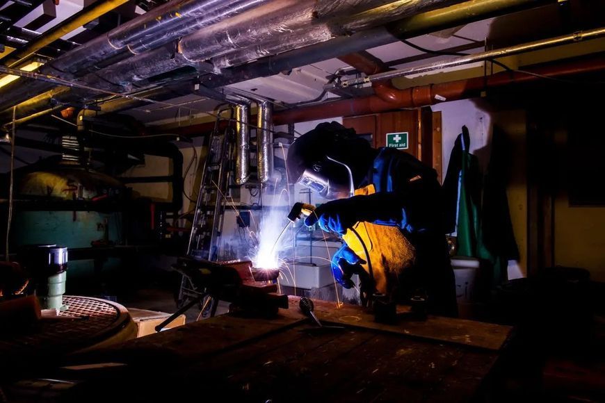 Фартух замшевий для зварювальних робіт UWeld кевларова нитка, захист від високих температур UW10TAR UW10TAR фото